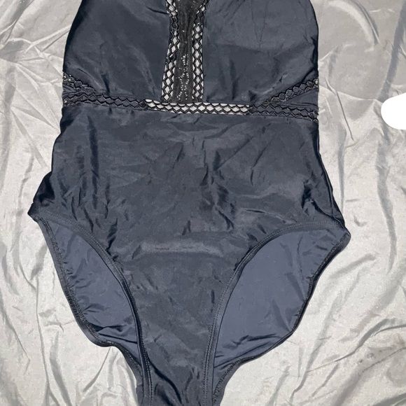 Swimsuit - Picture 2 of 5